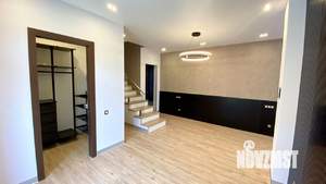 Дом 250м², 2-этажный, участок 9 сот.  
