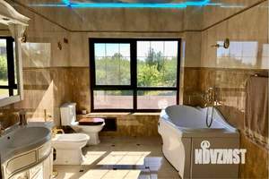 Коттедж 350м², 3-этажный, участок 15 сот.  