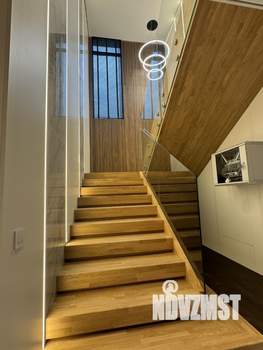 Дом 232м&sup2;, 2-этажный, участок 6 сот.  