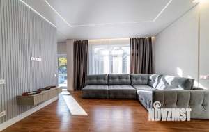 Коттедж 300м&sup2;, 3-этажный, участок 10 сот.  