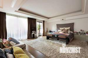 Дом 970м&sup2;, 3-этажный, участок 24 сот.  