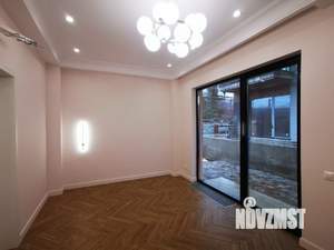 Коттедж 240м², 2-этажный, участок 4 сот.  