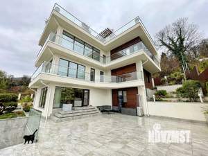 Дом 370м², 3-этажный, участок 8 сот.  