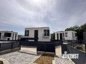 Дом 209м², 2-этажный, участок 6 сот.  