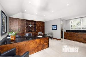 Дом 300м², 2-этажный, участок 8 сот.  