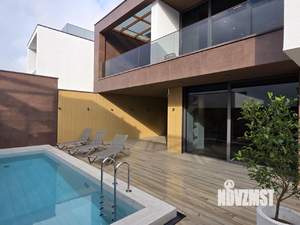 Дом 300м&sup2;, 2-этажный, участок 10 сот.  