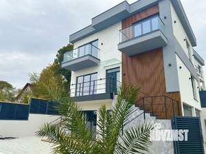 Дом 215м&sup2;, 3-этажный, участок 4 сот.  