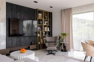 Дом 300м², 2-этажный, участок 10 сот.  