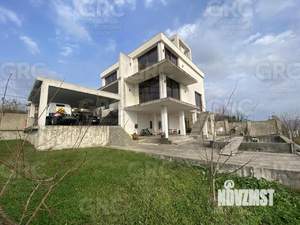 Дом 296м², 3-этажный, участок 6 сот.  