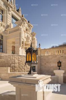 Коттедж 1500м², 3-этажный, участок 140 сот.  