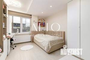 Дом 300м&sup2;, 2-этажный, участок 7 сот.  