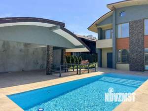 Дом 180м², 2-этажный, участок 5 сот.  