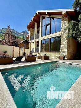 Дом 258м², 2-этажный, участок 5 сот.  