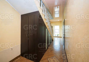 Дом 240м², 2-этажный, участок 10 сот.  