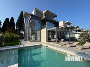 Дом 250м², 3-этажный, участок 7 сот.  