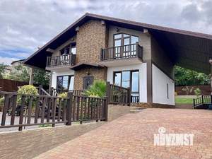 Дом 220м², 2-этажный, участок 6 сот.  