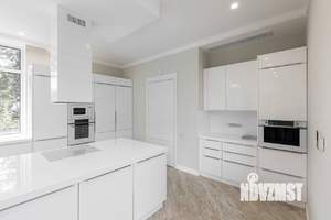 Дом 250м², 2-этажный, участок 8 сот.  