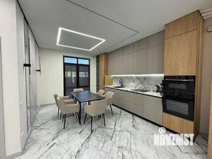 Дом 140м², 2-этажный, участок 6 сот.  