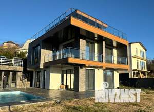 Коттедж 243м², 2-этажный, участок 5 сот.  