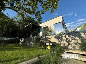 Дом 250м², 2-этажный, участок 10 сот.  