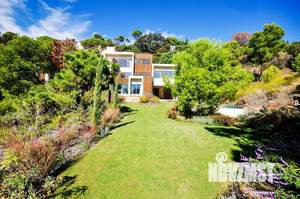 Дом 370м², 2-этажный, участок 15 сот.  