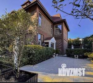 Коттедж 240м², 2-этажный, участок 7 сот.  