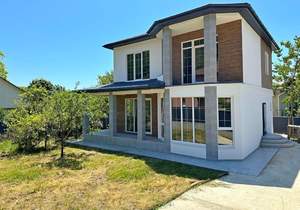 Дом 150м², 2-этажный, участок 5 сот.  