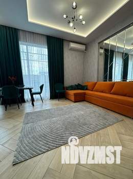 Дом 65м&sup2;, 2-этажный, участок 5 сот.  