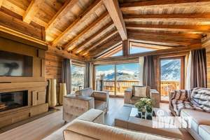 Дом 370м², 3-этажный, участок 10 сот.  