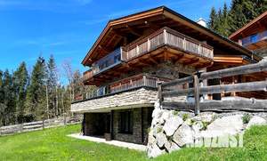 Дом 246м², 3-этажный, участок 6 сот.  