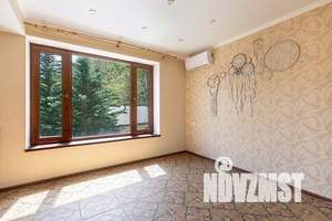 Дом 310м², 3-этажный, участок 8 сот.  