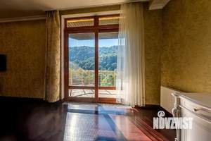 Дом 350м², 2-этажный, участок 10 сот.  