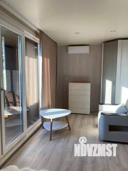 Дом 100м&sup2;, 2-этажный, участок 3 сот.  