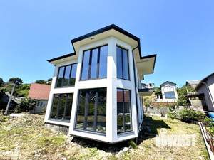 Коттедж 220м², 2-этажный, участок 5 сот.  