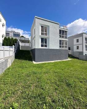 Дом 212м², 3-этажный, участок 4 сот.  