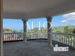 Коттедж 606м², 4-этажный, участок 7 сот.  