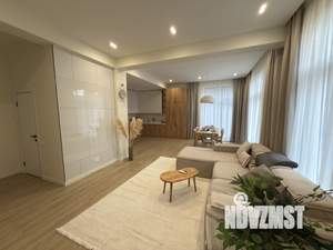 Дом 220м², 2-этажный, участок 4 сот.  