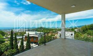 Дом 1250м², 3-этажный, участок 23 сот.  