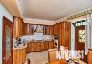 Таунхаус 260м², 4-этажный, участок 2 сот.  
