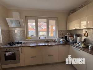 Дом 200м&sup2;, 2-этажный, участок 7 сот.  