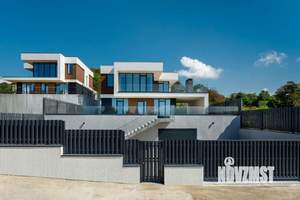 Дом 186м², 2-этажный, участок 6 сот.  