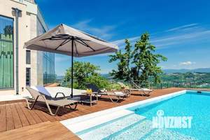 Коттедж 360м², 2-этажный, участок 17 сот.  