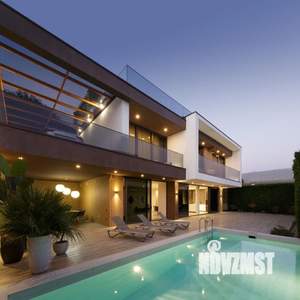 Коттедж 280м&sup2;, 2-этажный, участок 4 сот.  