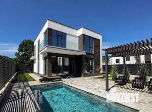 Дом 209м², 2-этажный, участок 5 сот.  