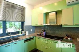 Коттедж 320м², 2-этажный, участок 6 сот.  