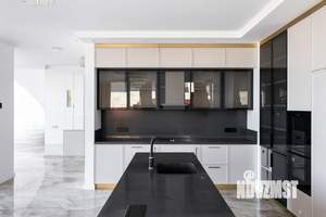 Коттедж 400м², 3-этажный, участок 16 сот.  