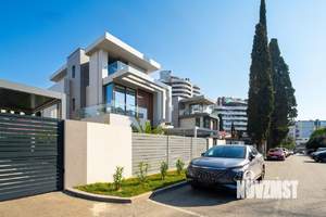 Дом 300м², 2-этажный, участок 6 сот.  