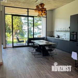 Дом 280м², 2-этажный, участок 15 сот.  