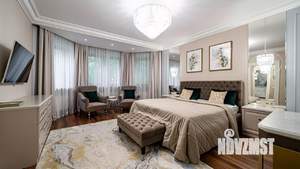 Дом 450м², 3-этажный, участок 15 сот.  