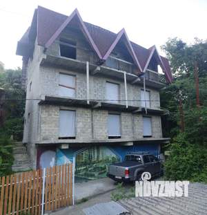 Дом 260м², 3-этажный, участок 3 сот.  